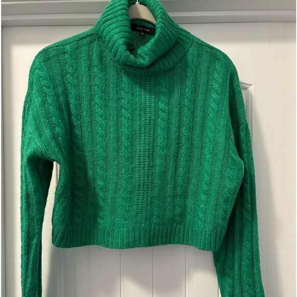 Love Tree Cropped Turtleneck Sweater Size Medium Green - Picture 1 of 3